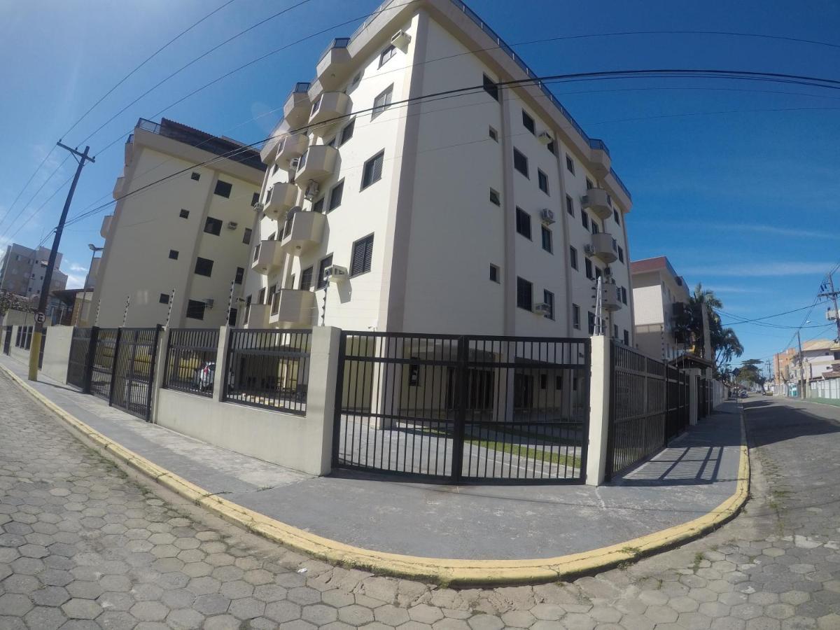 Apartamento Na Praia Grande Proximo A Feirinha E Mercado Ubatuba Exterior foto